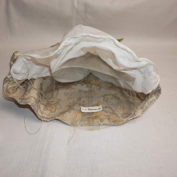 Christmas Angel Tree Topper With Porcelain Face & Gold Accents w/ flaws - Picture 3 of 6